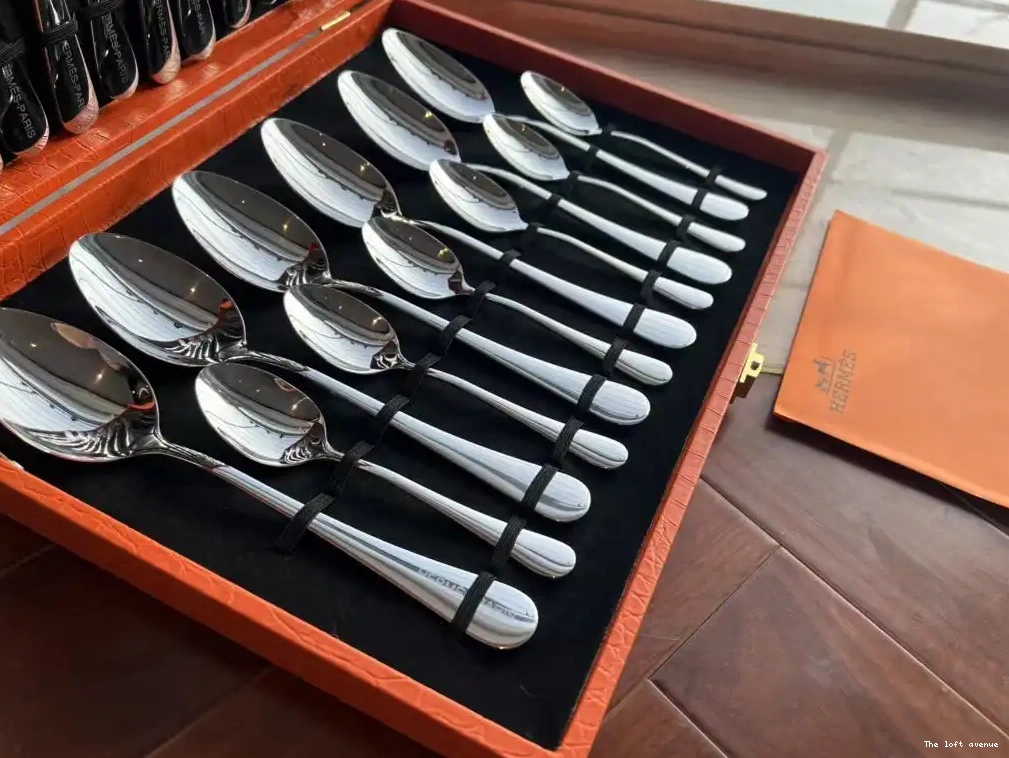 SET HERMES CUSTOM CUTLERY 0518
